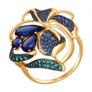 Кольцо из золота с корундами сапфировыми (синт.), зелеными и синими фианитами