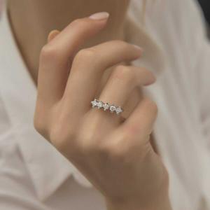 Кольцо с бриллиантом из пяти камней 0,66 карата
