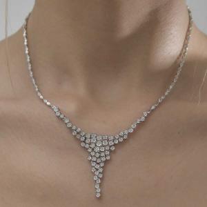 Ожерелье с бриллиантом 0,38 карат