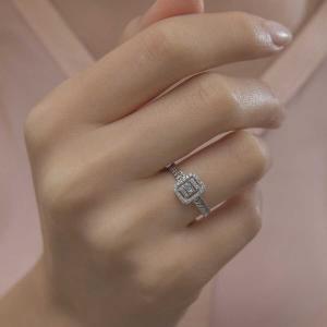 Кольцо с бриллиантом 0,18 карат
